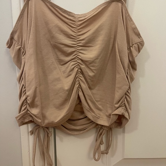 Nude color tank top from garage. Size small - Picture 2 of 4